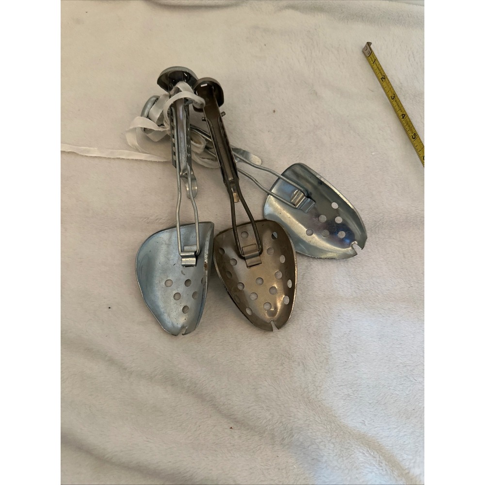 Vintage DD Metal Shoe Trees Adjustable Tension Set of 3 Silver Good Cond Vntge